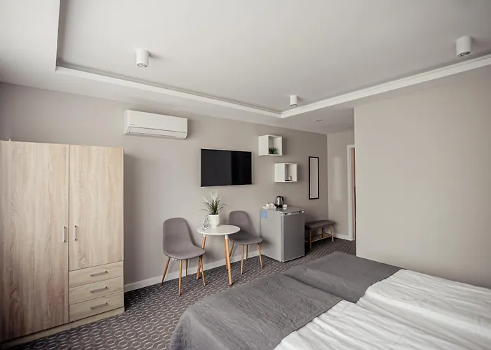 Dana Πανσιόν 3*