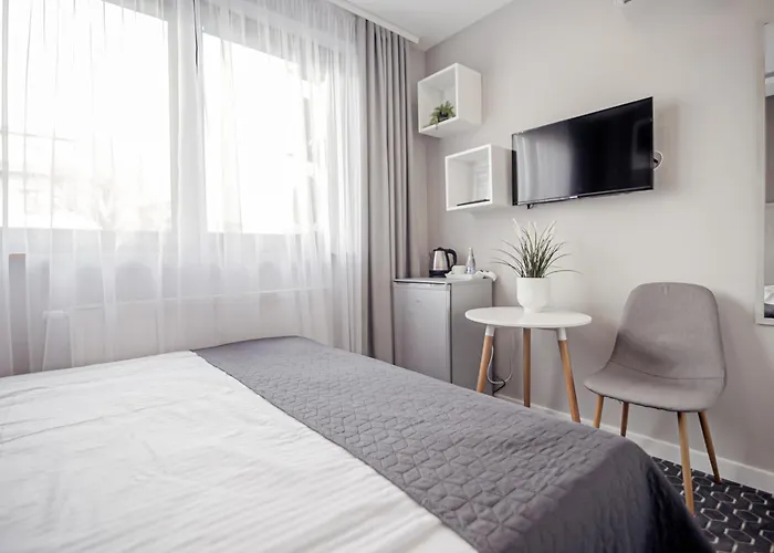 Dana Πανσιόν 3*